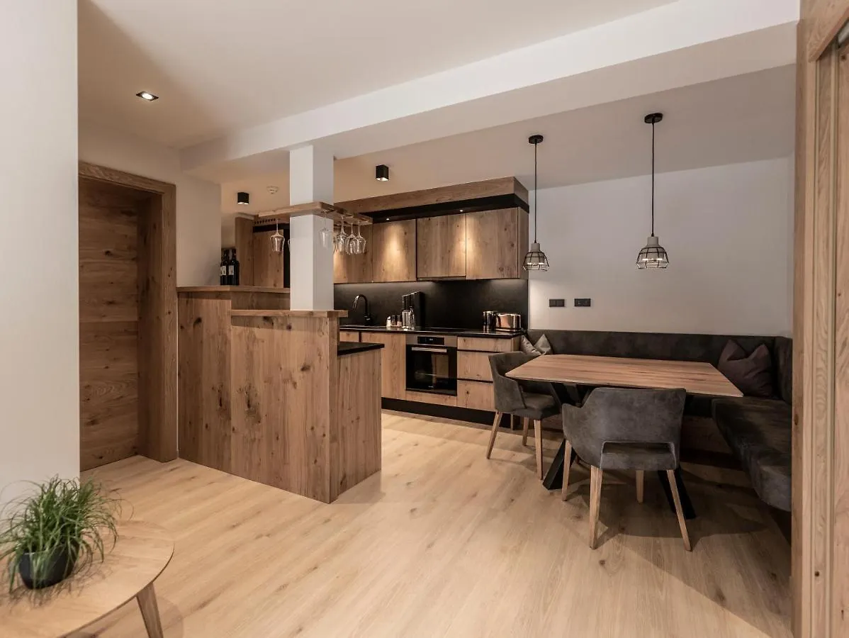 Frau Gans - Pure Mountain Apartments Saalbach-Hinterglemm