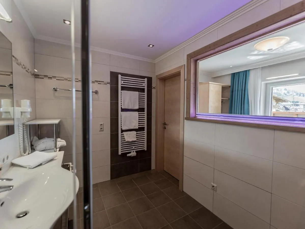 Frau Gans - Pure Mountain Apartments Saalbach-Hinterglemm Austria