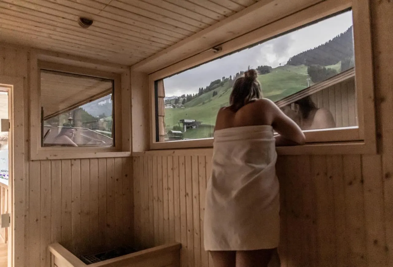 Frau Gans - Pure Mountain Apartments Saalbach-Hinterglemm Austria